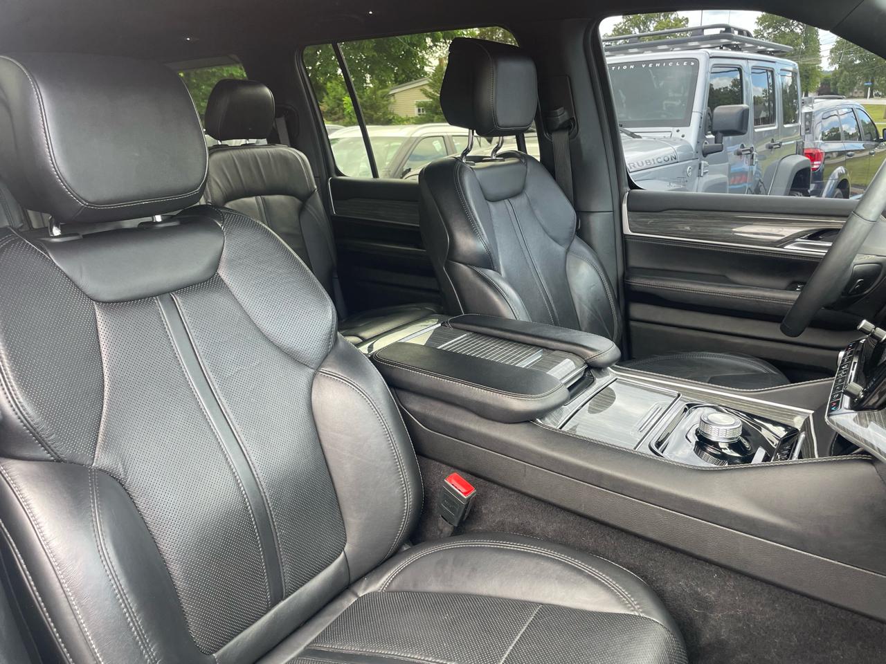 Jeep Wagoneer Series III 2022