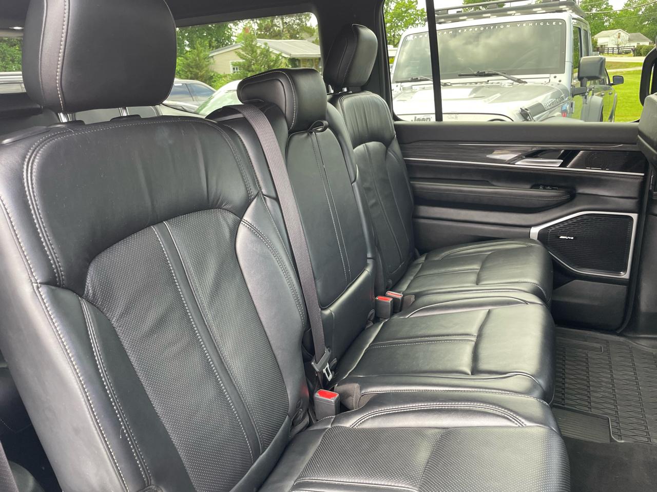 Jeep Wagoneer Series III 2022