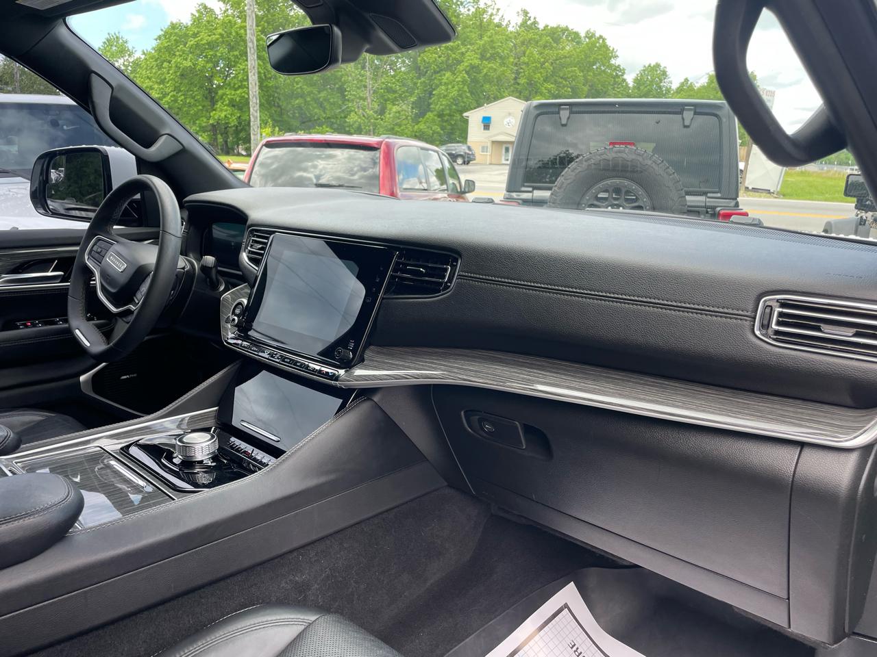 Jeep Wagoneer Series III 2022