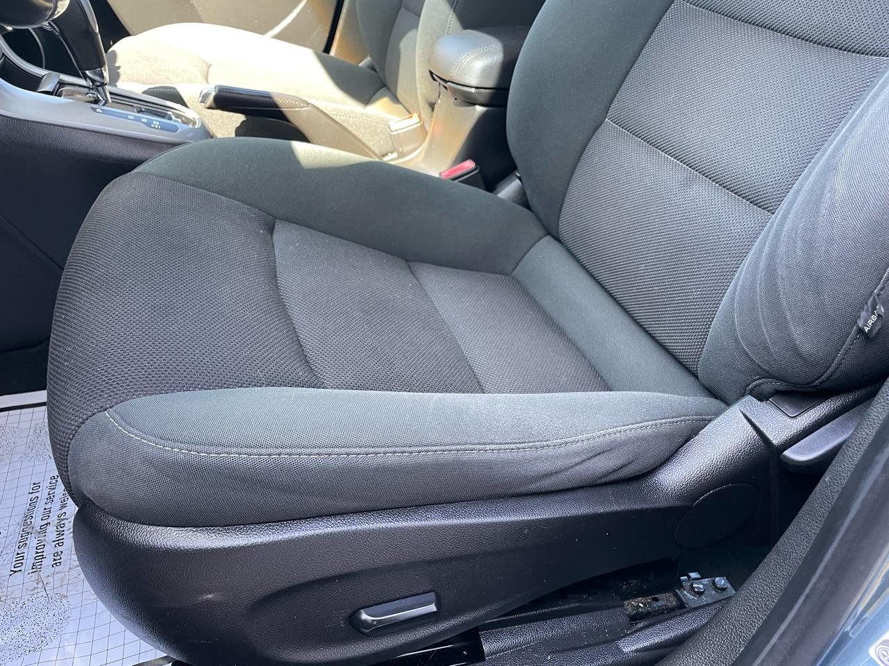 Chevrolet Cruze 1LT 2012