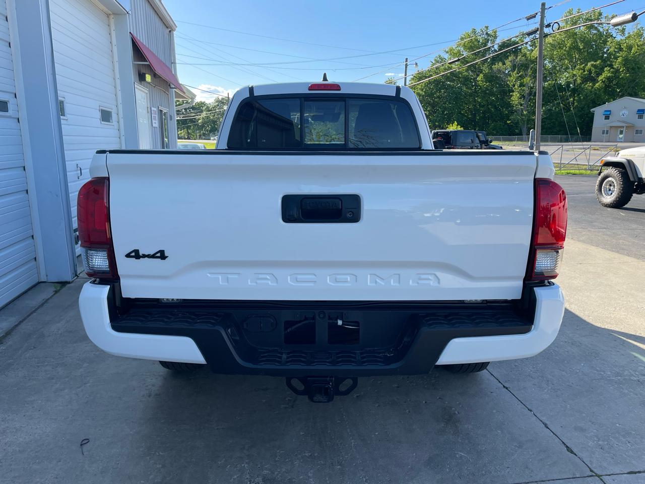 Toyota Tacoma 4WD Access V6 AT (Natl) 2021