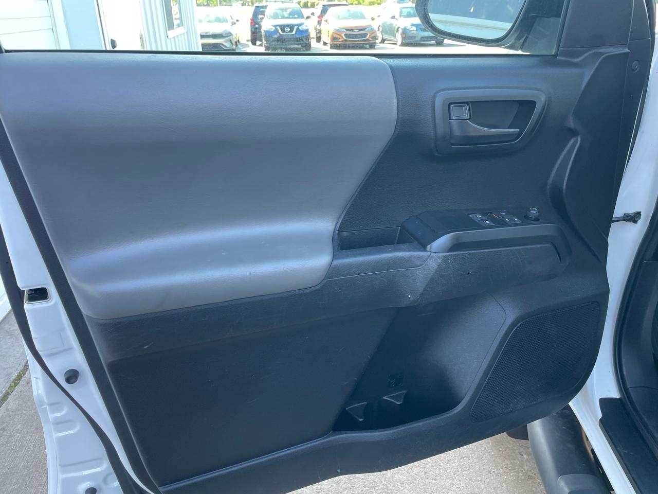 Toyota Tacoma 4WD Access V6 AT (Natl) 2021