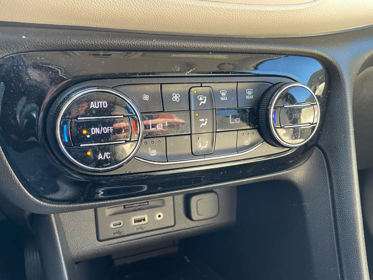 Buick Encore GX Essence AWD 2021