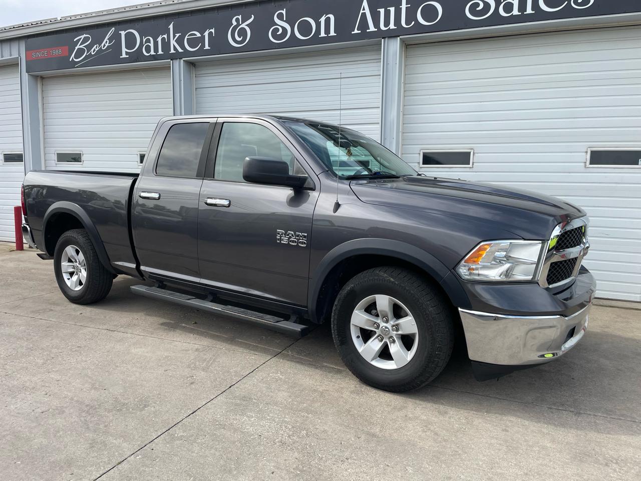RAM 1500 2WD Quad Cab 140.5" SLT 2016