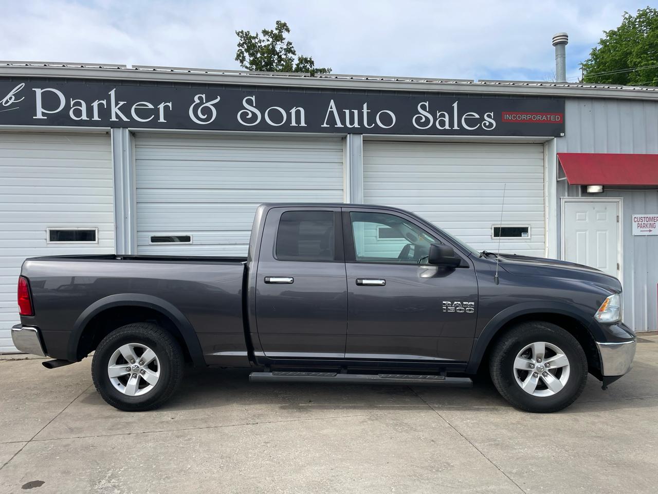 RAM 1500 2WD Quad Cab 140.5" SLT 2016