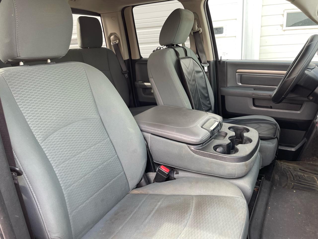 RAM 1500 2WD Quad Cab 140.5" SLT 2016