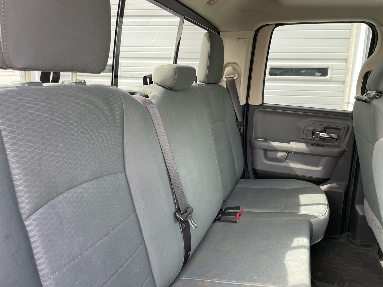 RAM 1500 2WD Quad Cab 140.5" SLT 2016