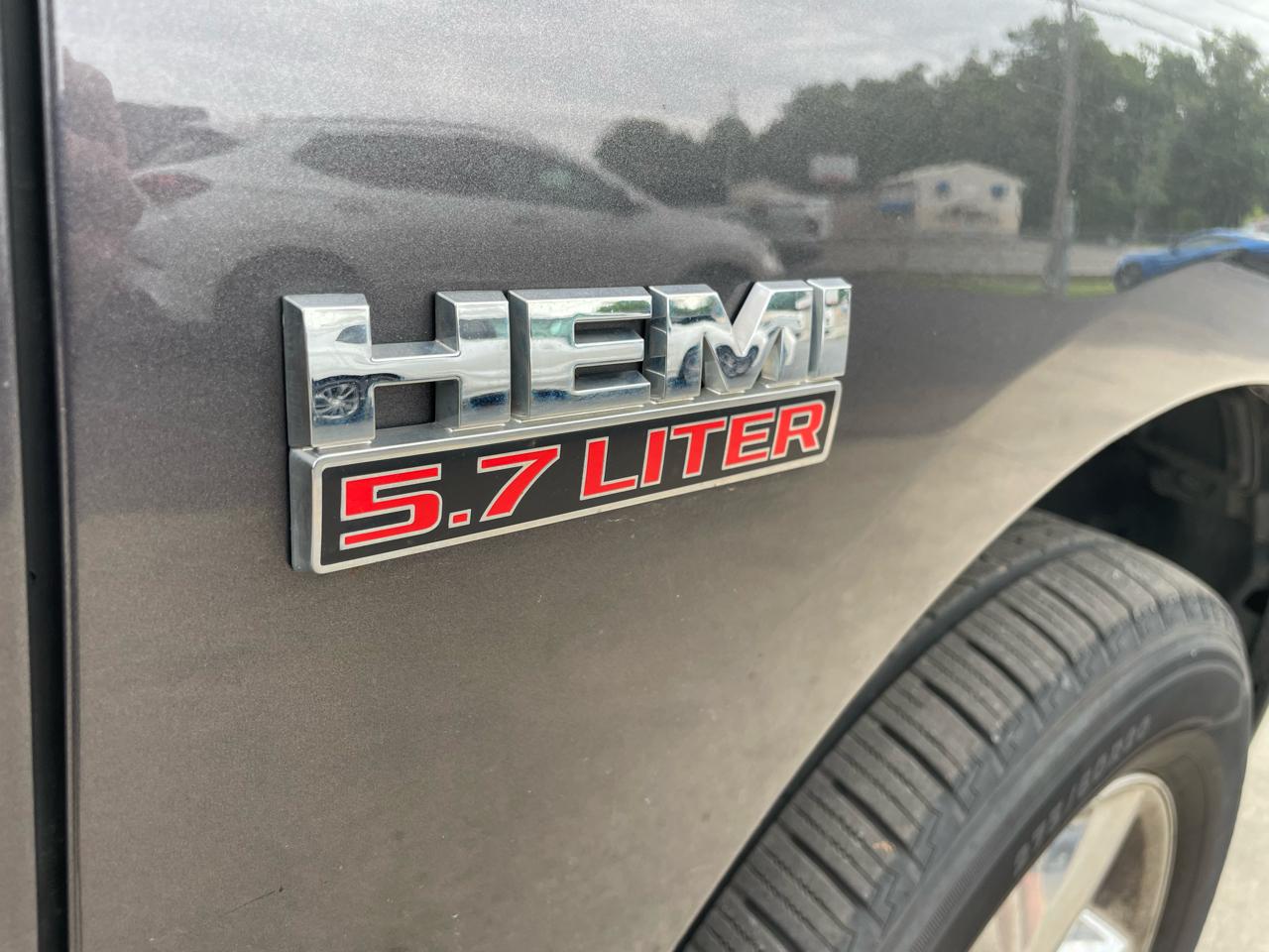 RAM 1500 4WD Crew Cab 140.5" Express 2018