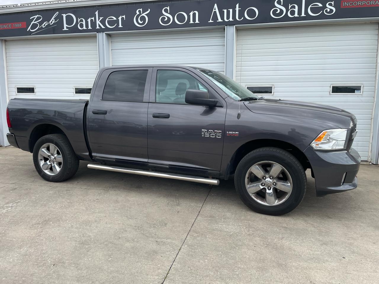RAM 1500 4WD Crew Cab 140.5" Express 2018