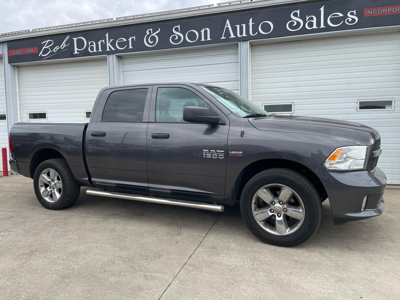 RAM 1500 4WD Crew Cab 140.5" Express 2018
