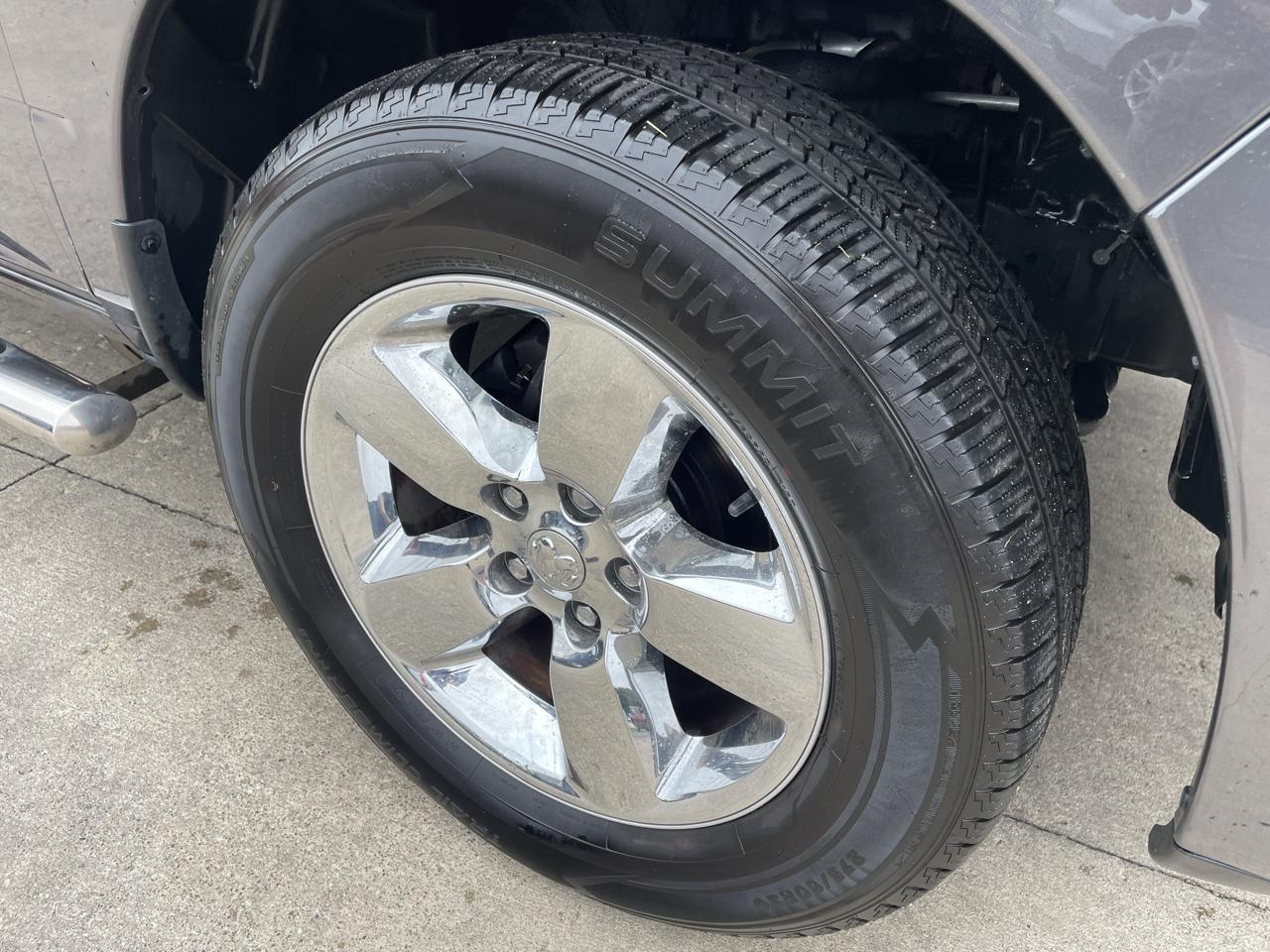 RAM 1500 4WD Crew Cab 140.5" Express 2018