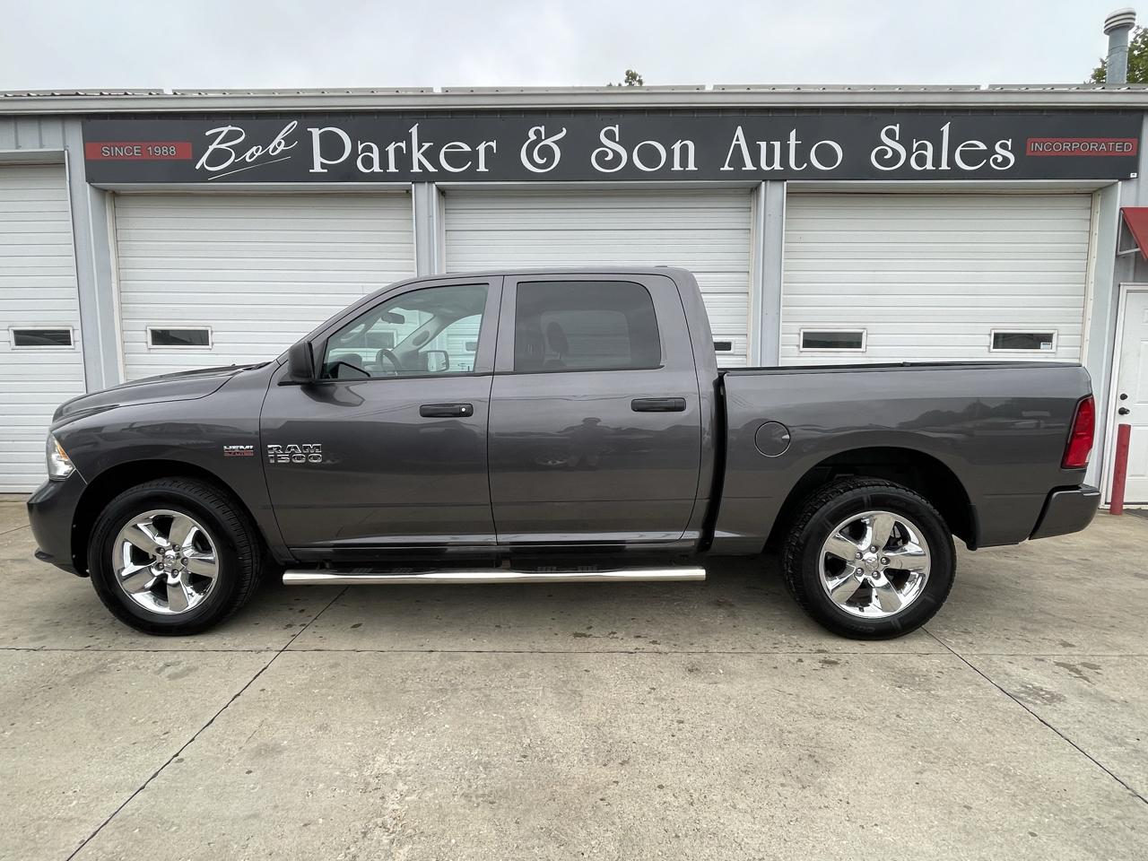 RAM 1500 4WD Crew Cab 140.5" Express 2018