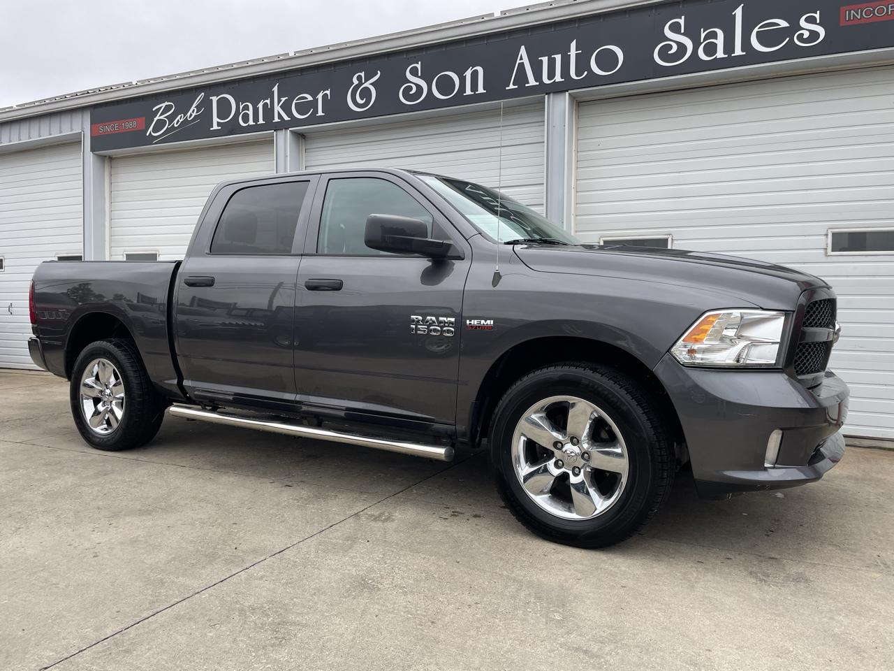 RAM 1500 4WD Crew Cab 140.5" Express 2018