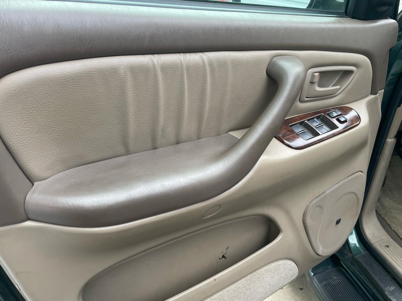 Toyota Sequoia Limited 4WD 2003