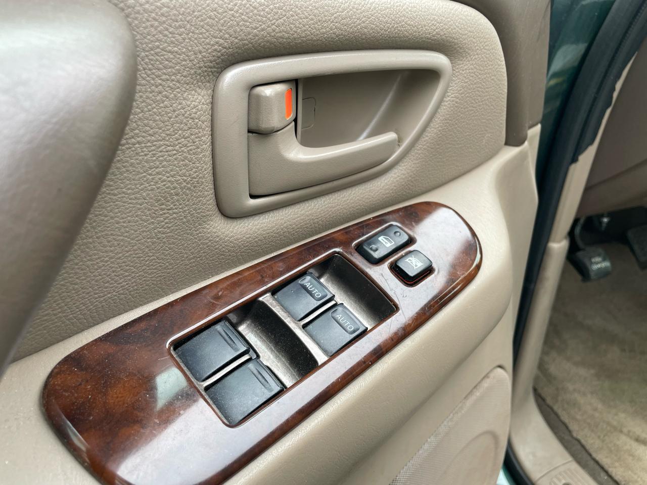Toyota Sequoia Limited 4WD 2003