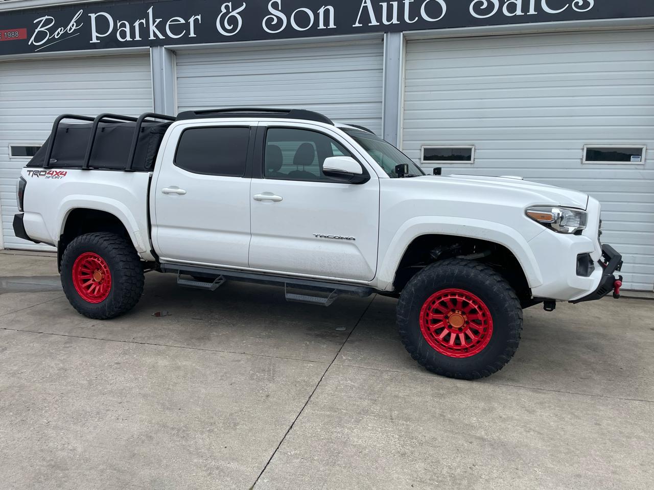Toyota Tacoma 4WD Double Cab V6 AT TRD Sport (Natl) 2017