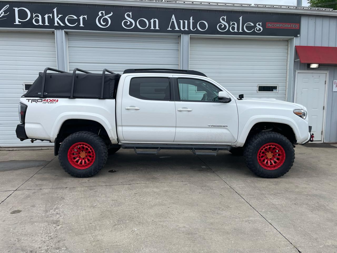 Toyota Tacoma 4WD Double Cab V6 AT TRD Sport (Natl) 2017