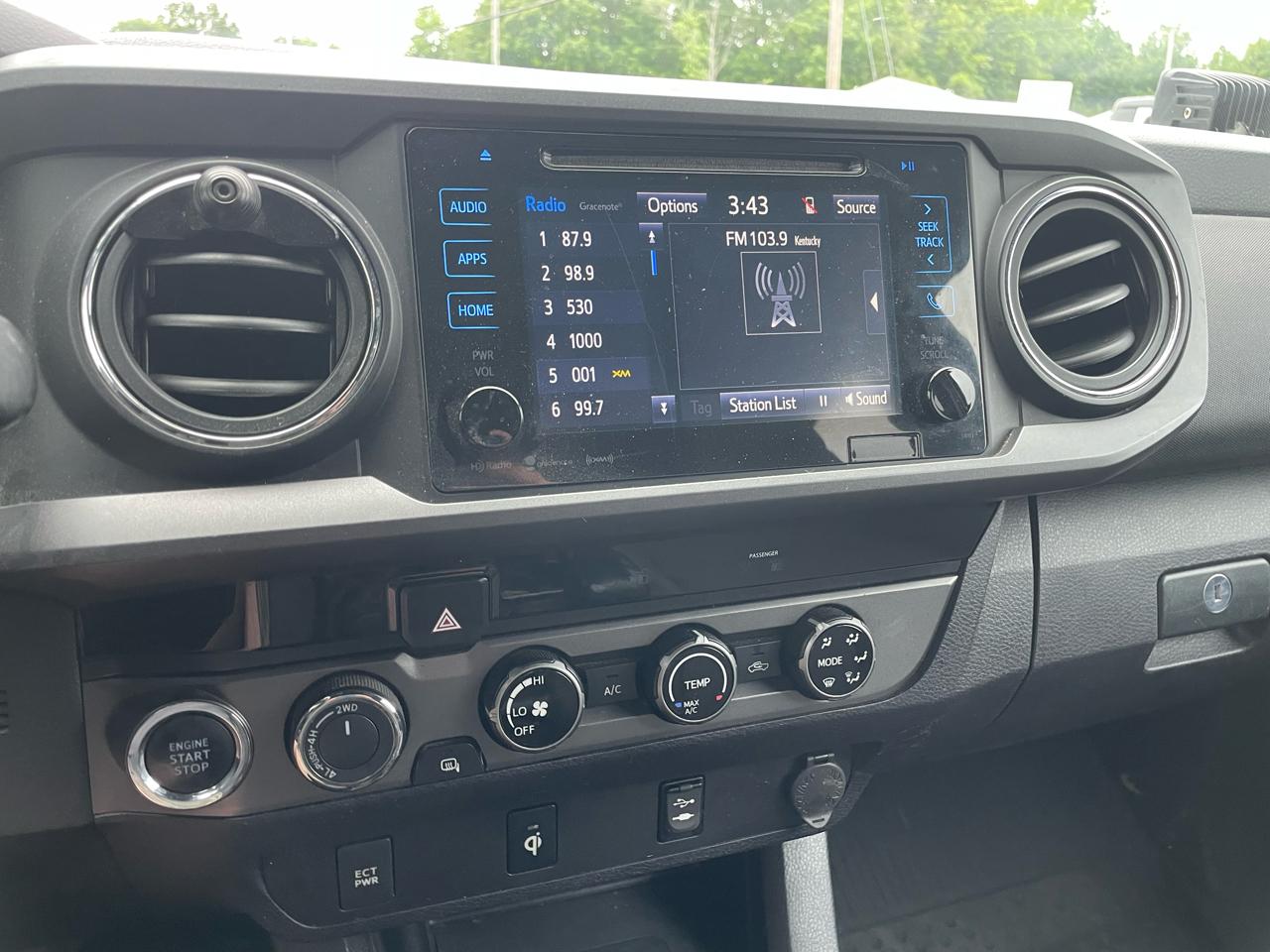 Toyota Tacoma 4WD Double Cab V6 AT TRD Sport (Natl) 2017