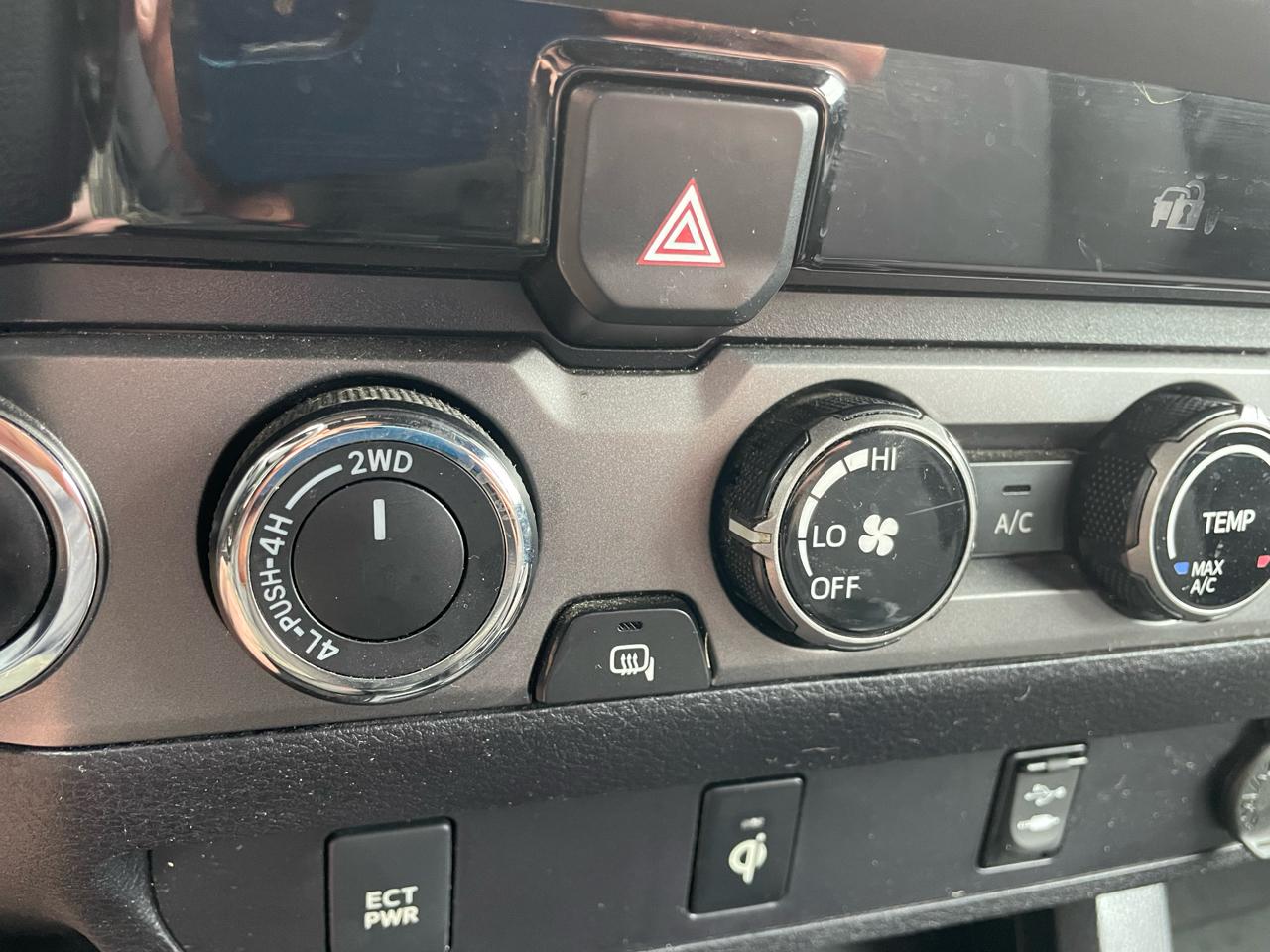 Toyota Tacoma 4WD Double Cab V6 AT TRD Sport (Natl) 2017