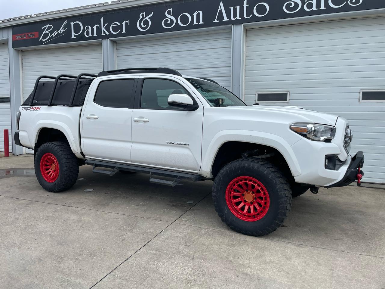 Toyota Tacoma 4WD Double Cab V6 AT TRD Sport (Natl) 2017
