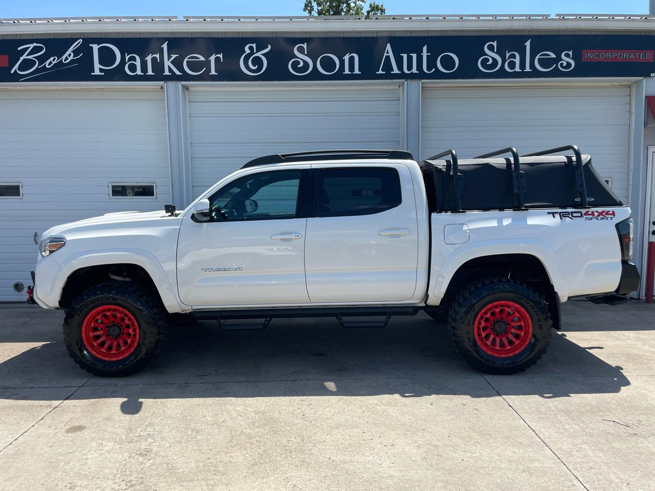Toyota Tacoma 4WD Double Cab V6 AT TRD Sport (Natl) 2017