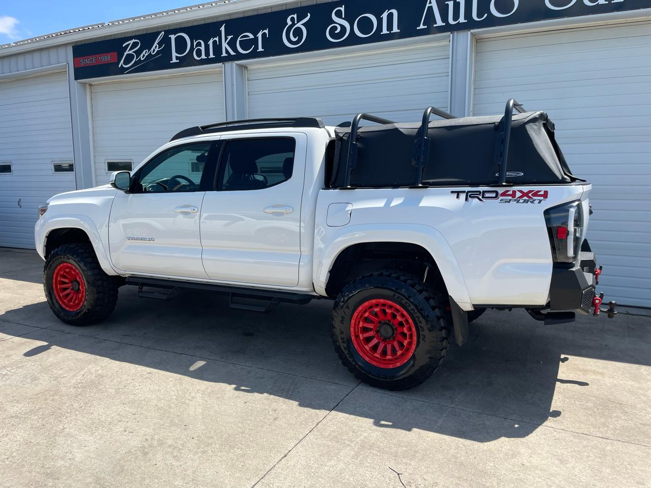 Toyota Tacoma 4WD Double Cab V6 AT TRD Sport (Natl) 2017