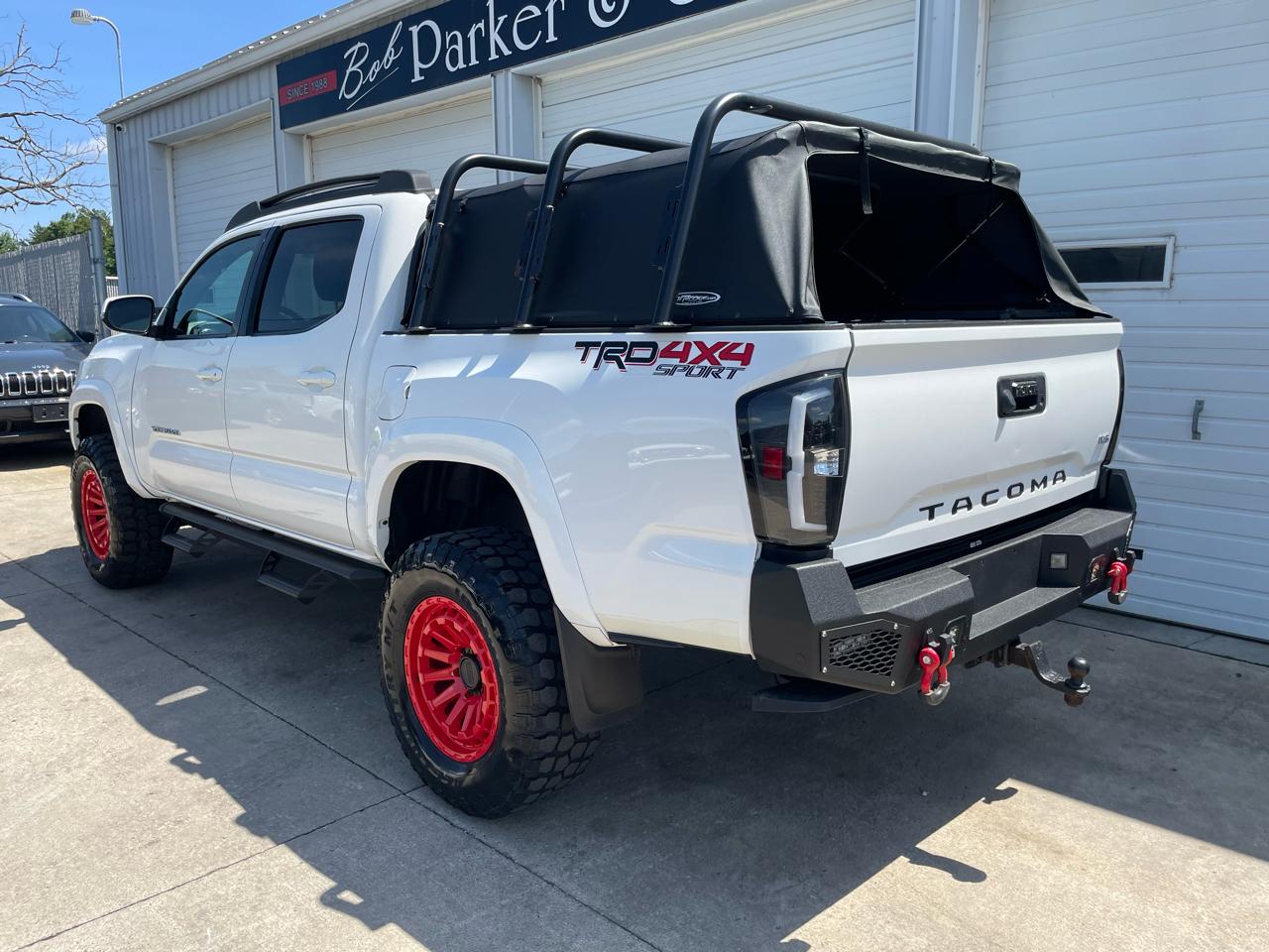 Toyota Tacoma 4WD Double Cab V6 AT TRD Sport (Natl) 2017
