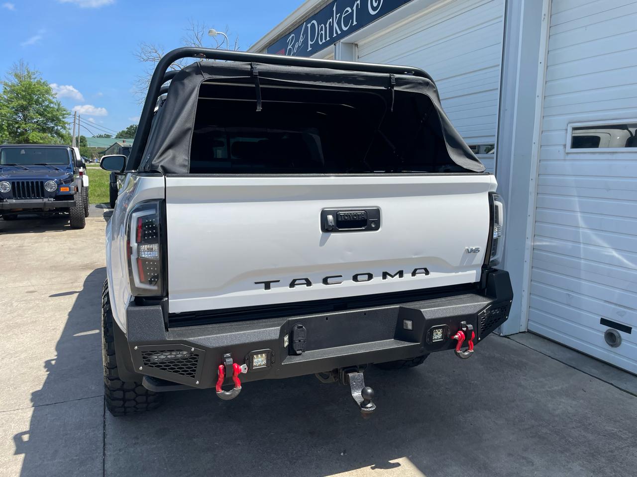 Toyota Tacoma 4WD Double Cab V6 AT TRD Sport (Natl) 2017