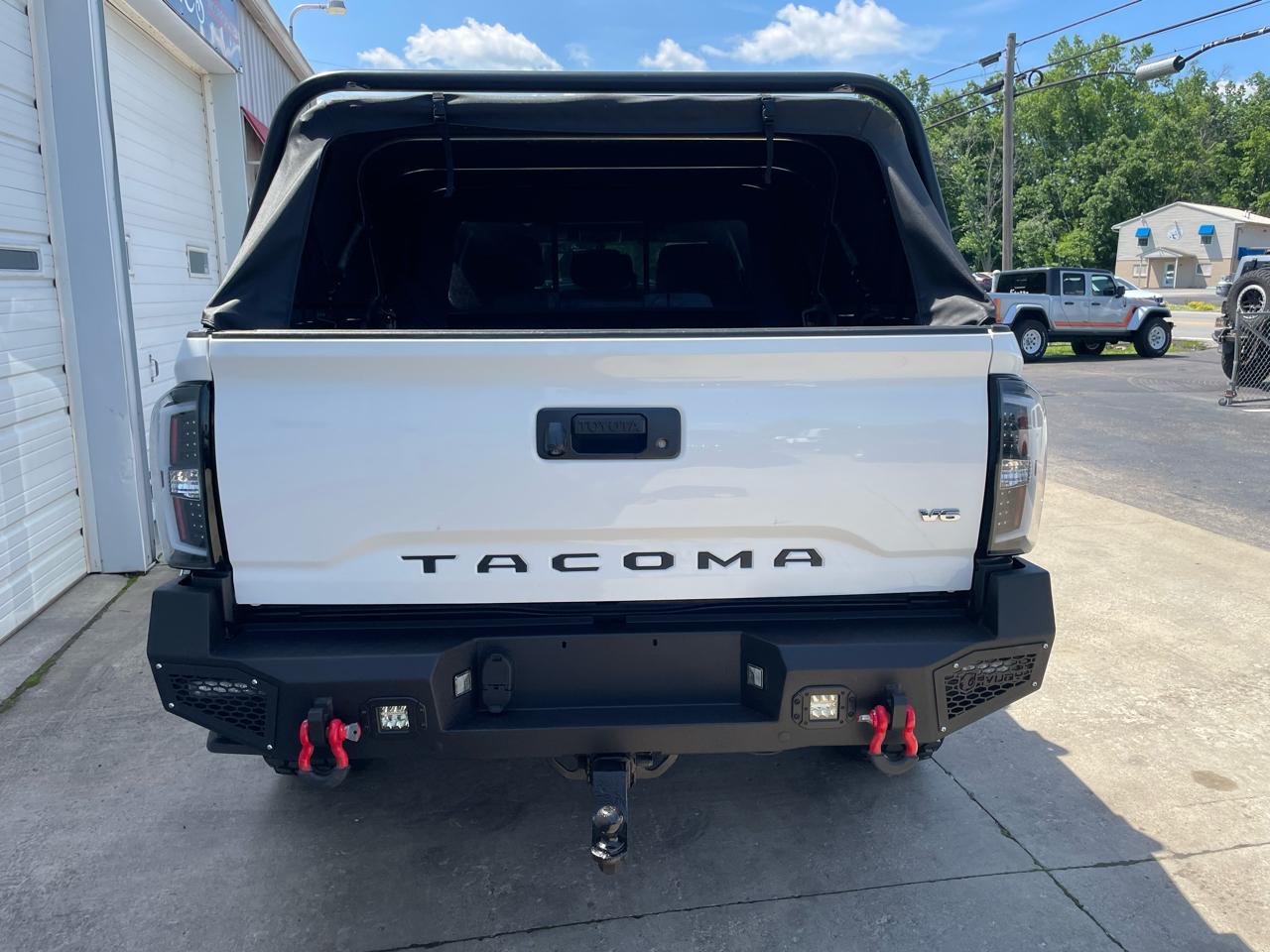 Toyota Tacoma 4WD Double Cab V6 AT TRD Sport (Natl) 2017