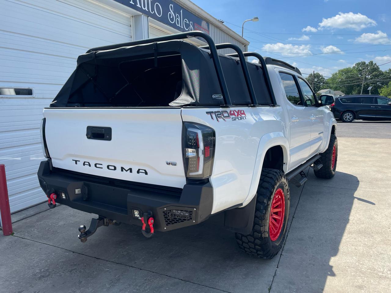 Toyota Tacoma 4WD Double Cab V6 AT TRD Sport (Natl) 2017