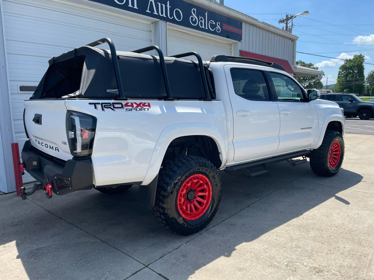 Toyota Tacoma 4WD Double Cab V6 AT TRD Sport (Natl) 2017