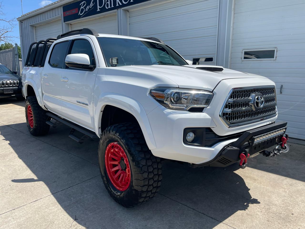 Toyota Tacoma 4WD Double Cab V6 AT TRD Sport (Natl) 2017