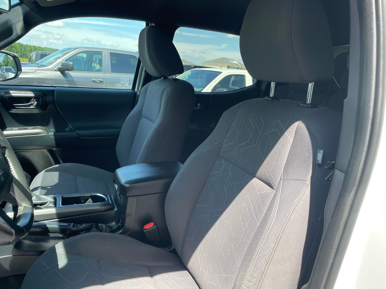Toyota Tacoma 4WD Double Cab V6 AT TRD Sport (Natl) 2017