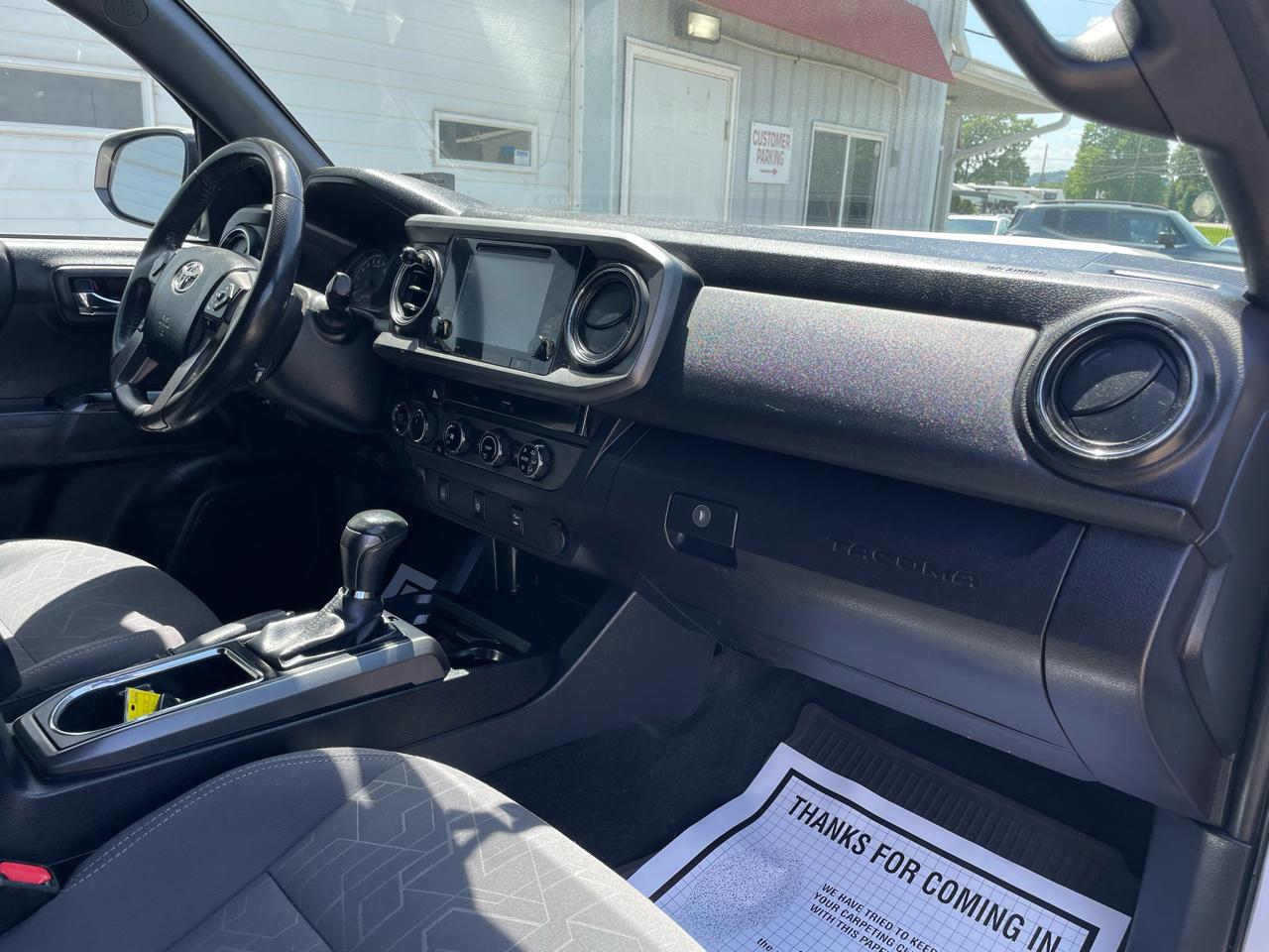Toyota Tacoma 4WD Double Cab V6 AT TRD Sport (Natl) 2017