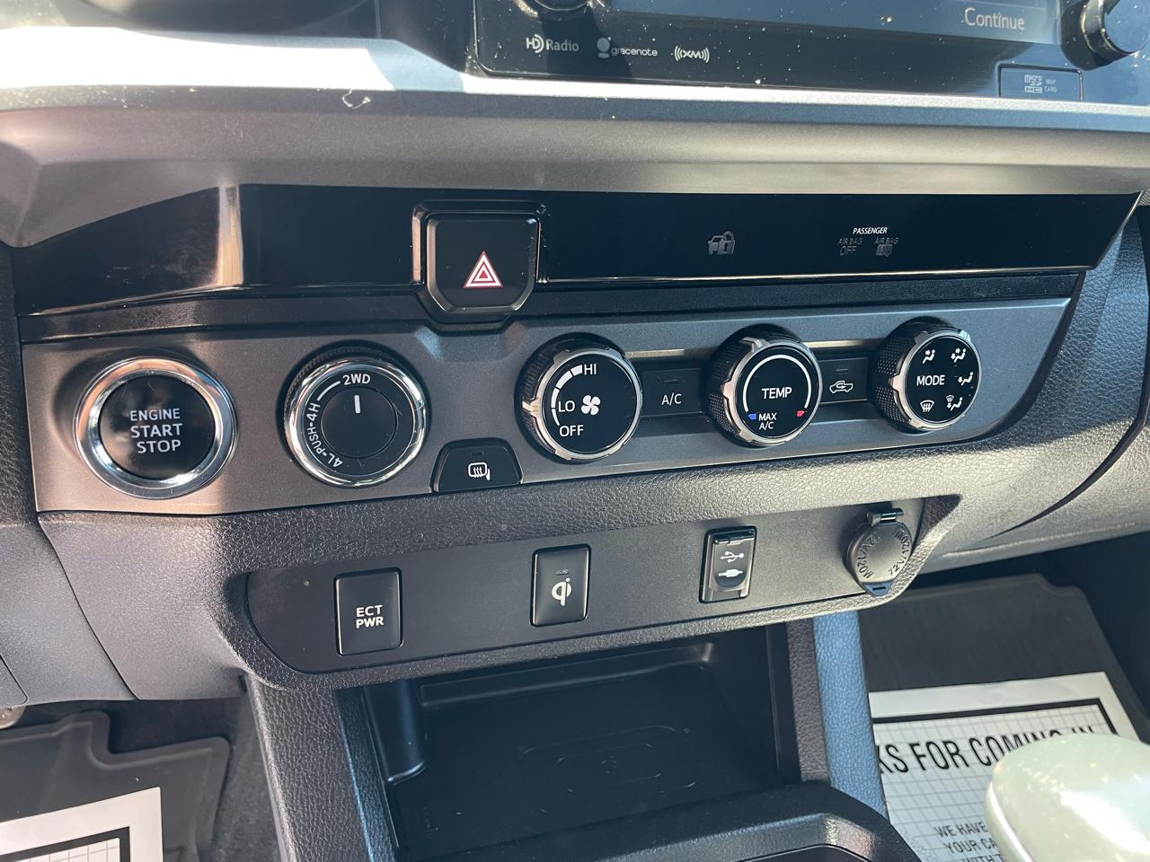 Toyota Tacoma 4WD Double Cab V6 AT TRD Sport (Natl) 2017