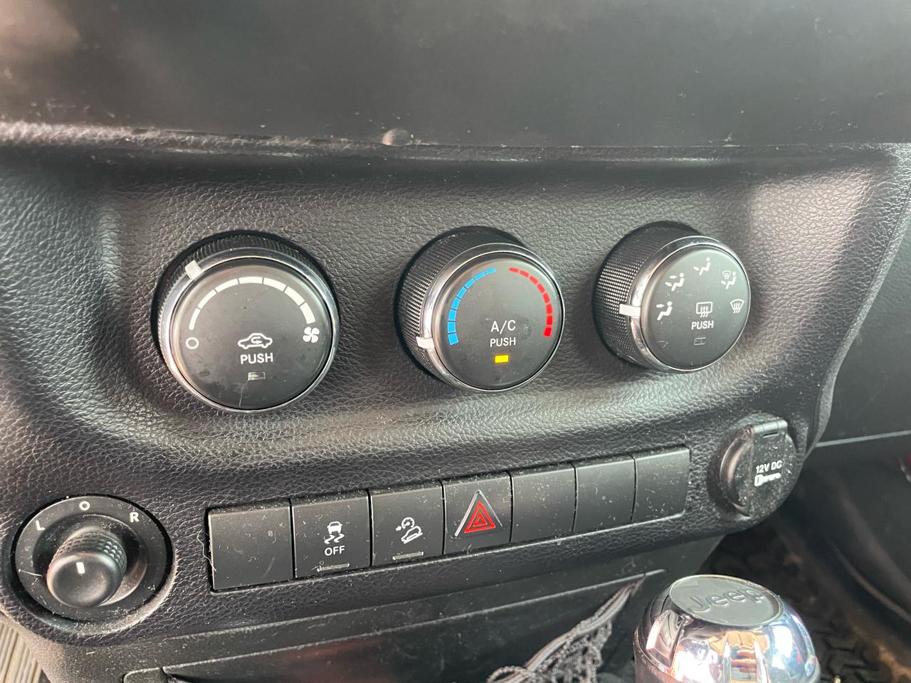 Jeep Wrangler Unlimited Sport 4WD 2015