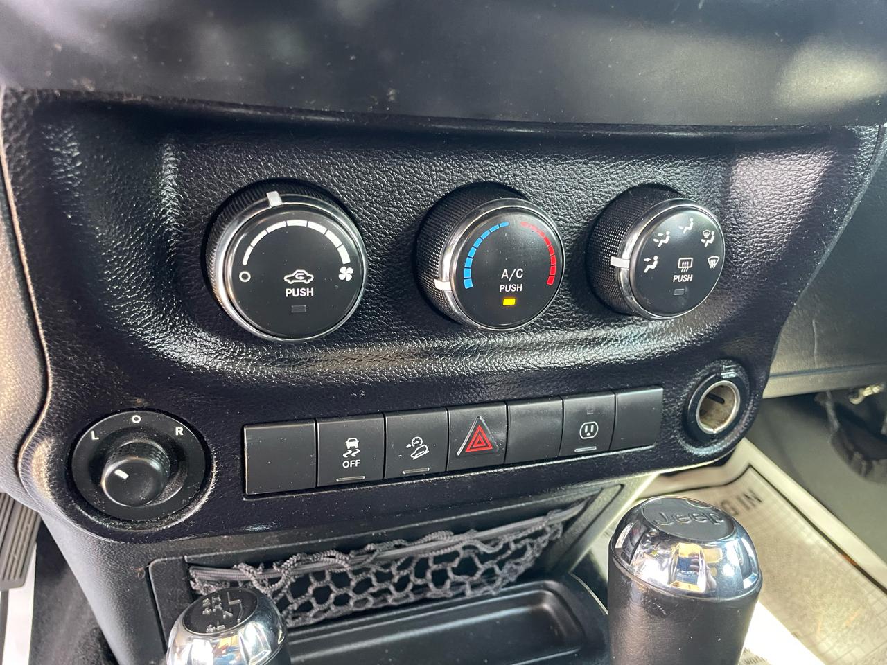 Jeep Wrangler Unlimited Sahara 4WD 2016