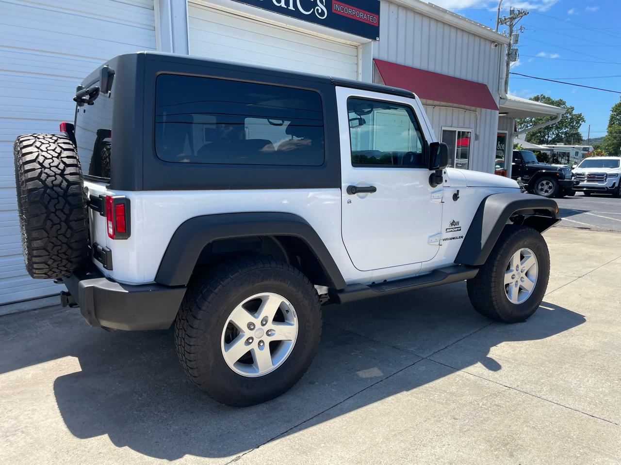 Jeep Wrangler Sport 4WD 2015