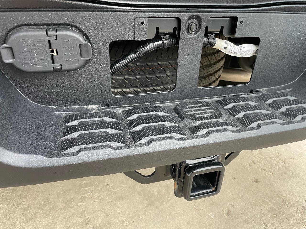 Toyota Tacoma 4WD Double Cab V6 AT SR (Natl) 2023