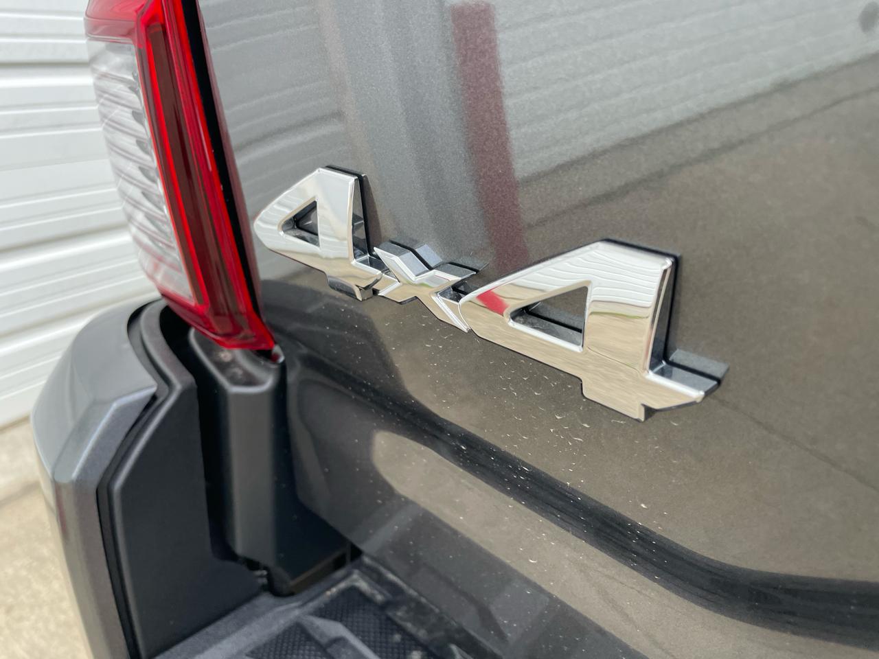 Toyota Tacoma 4WD Double Cab V6 AT SR (Natl) 2023