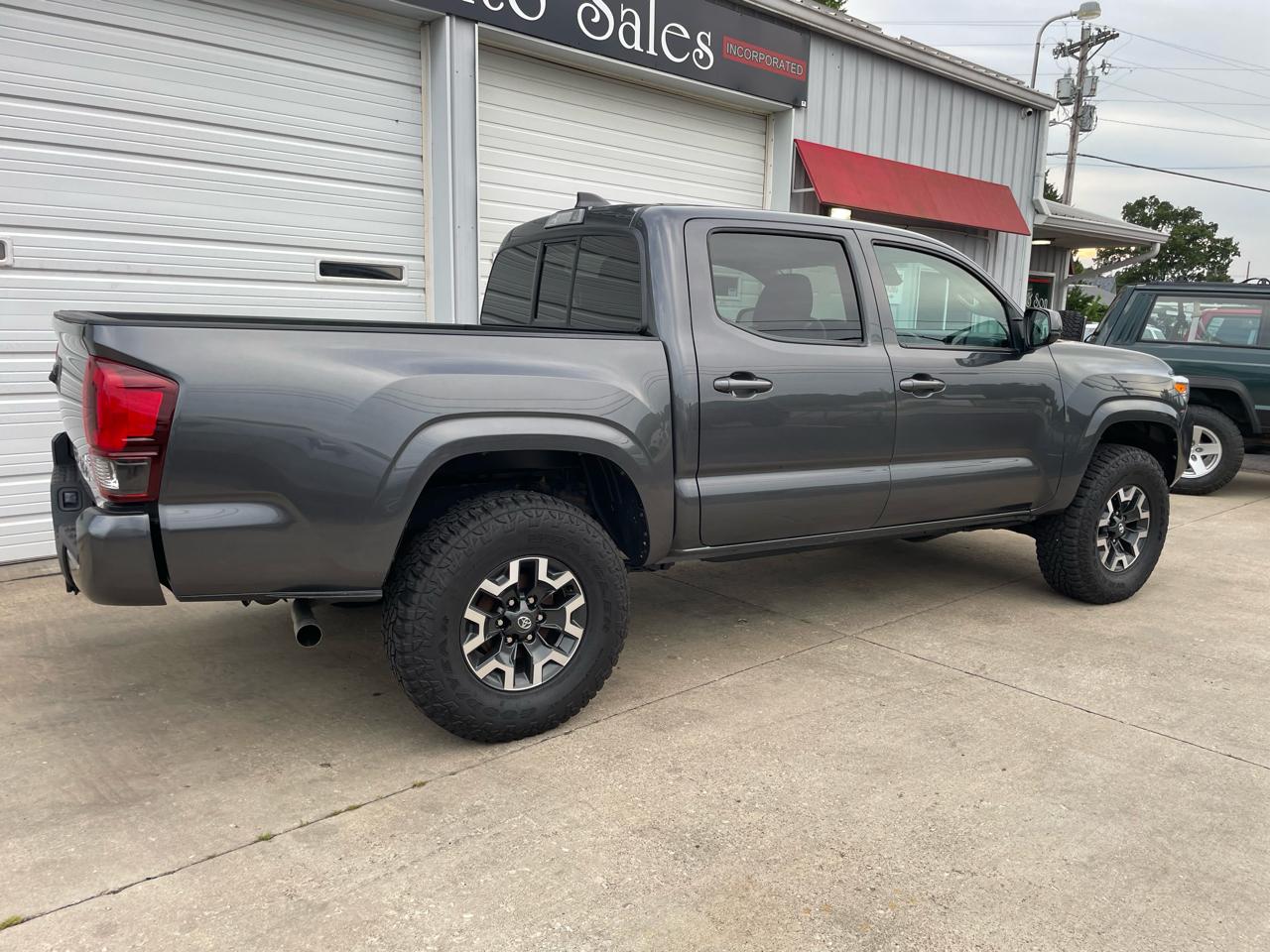 Toyota Tacoma 4WD Double Cab V6 AT SR (Natl) 2023