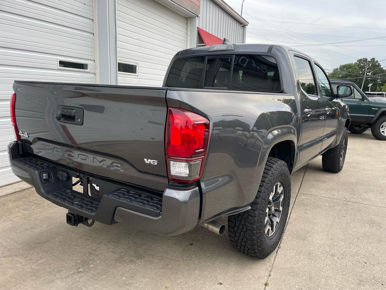 Toyota Tacoma 4WD Double Cab V6 AT SR (Natl) 2023