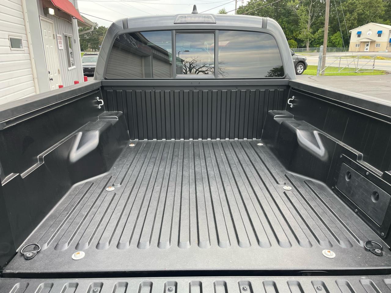 Toyota Tacoma 4WD Double Cab V6 AT SR (Natl) 2023