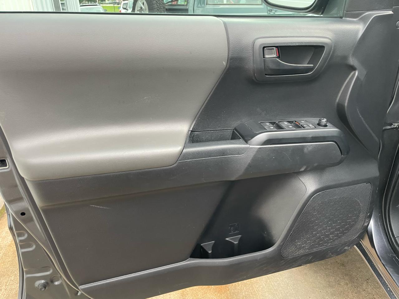 Toyota Tacoma 4WD Double Cab V6 AT SR (Natl) 2023