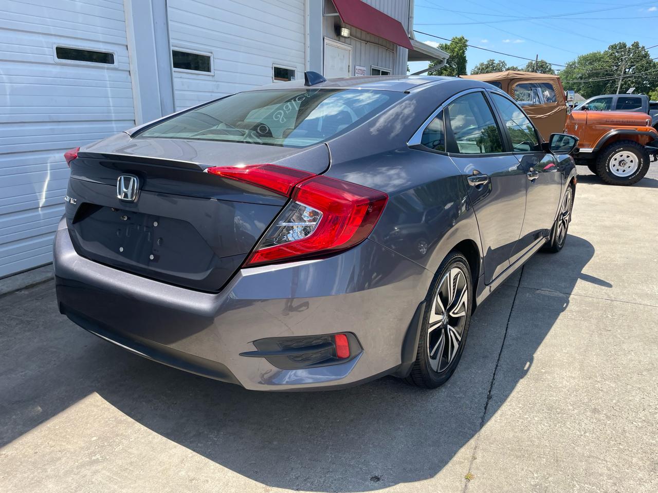 Honda Civic EX-T Sedan CVT 2017