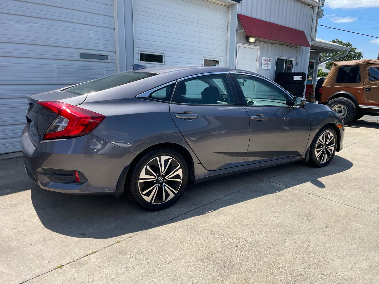 Honda Civic EX-T Sedan CVT 2017
