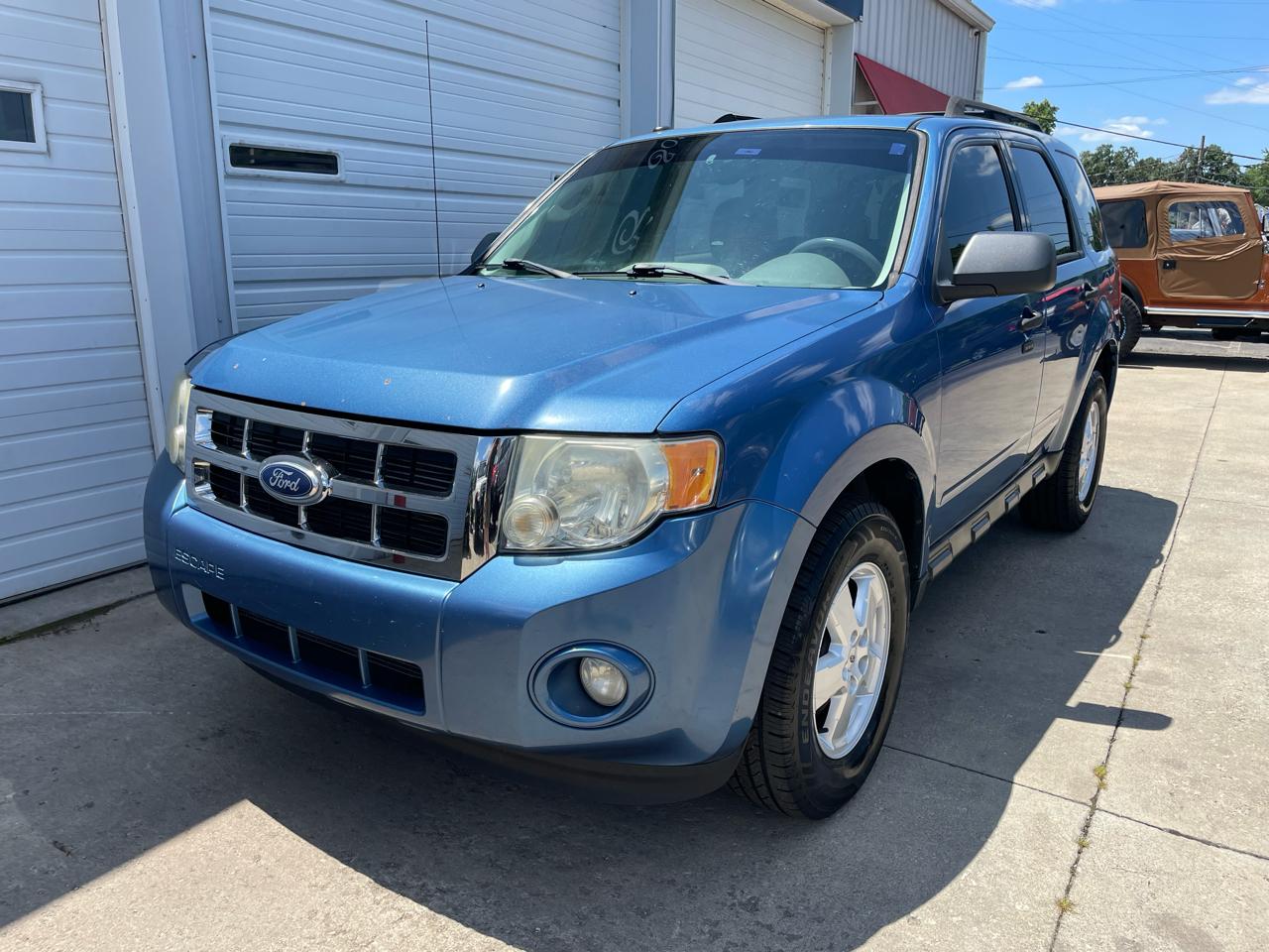Ford Escape XLT FWD 2010