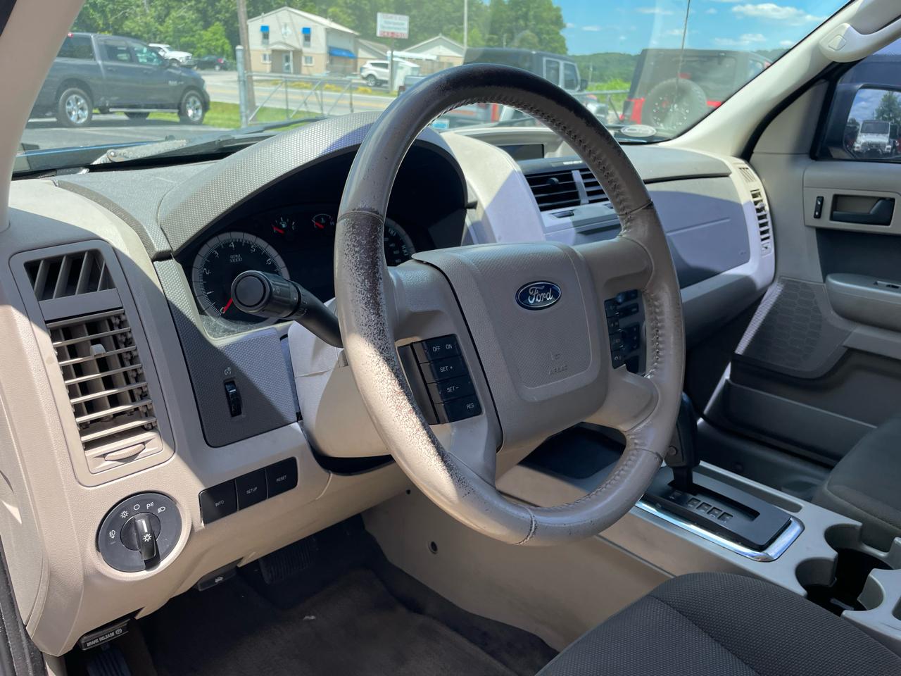 Ford Escape XLT FWD 2010