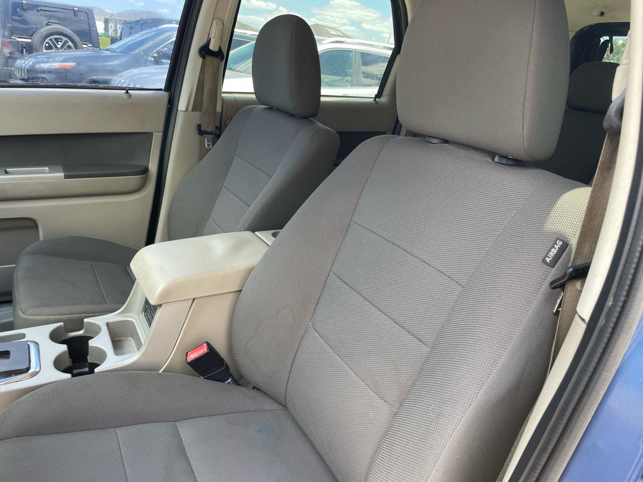 Ford Escape XLT FWD 2010