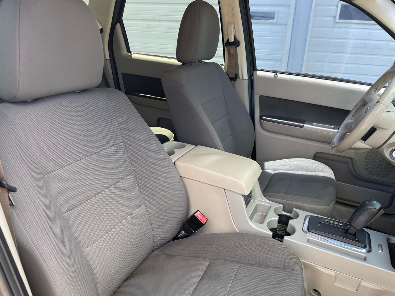 Ford Escape XLT FWD 2010